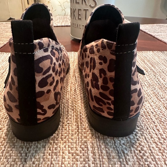 Dr. Scholl’s leopard booties size 8m - Picture 3 of 5